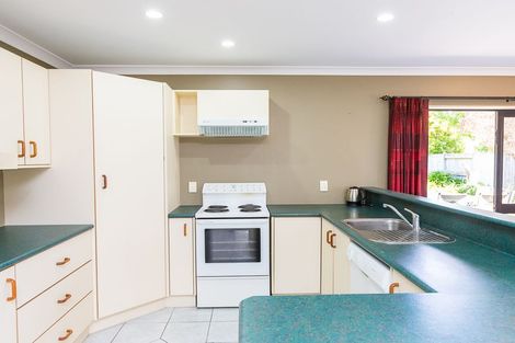 Photo of property in 11 Royal Oak Drive, Kelvin Grove, Palmerston North, 4414