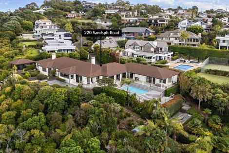 Photo of property in 220 Sandspit Road, Shelly Park, Auckland, 2014