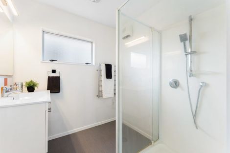 Photo of property in 3/51 Fruitvale Road, New Lynn, Auckland, 0600