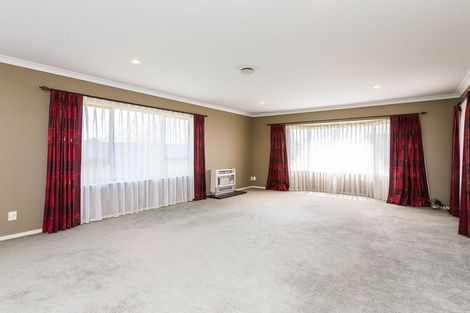 Photo of property in 11 Royal Oak Drive, Kelvin Grove, Palmerston North, 4414