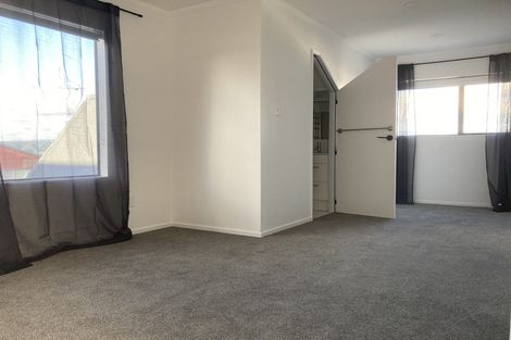 Photo of property in 13 Cobar Close, Maupuia, Wellington, 6022