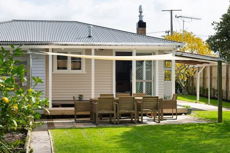 Photo of property in 28 Portal Crescent, Beerescourt, Hamilton, 3200