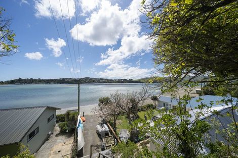 Photo of property in 29 Seaview Road, Paremata, Porirua, 5024