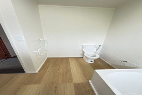 Photo of property in 418a West Coast Road, Glen Eden, Auckland, 0602