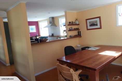 Photo of property in 39 Tuatoru Street, Eastbourne, Lower Hutt, 5013