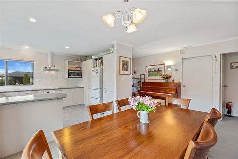 Photo of property in 27 Lavender Place, Papamoa Beach, Papamoa, 3118