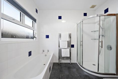 Photo of property in 283 Muritai Road, Eastbourne, Lower Hutt, 5013