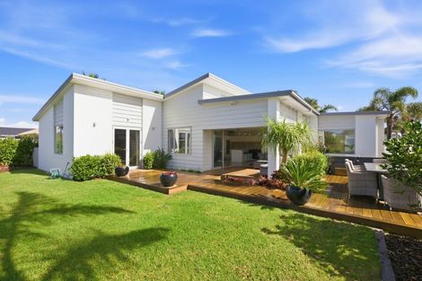 Photo of property in 42 Cassinia Close, Papamoa Beach, Papamoa, 3118