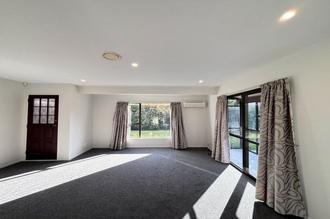 Photo of property in 2 Mapledale Place, Halswell, Christchurch, 8025