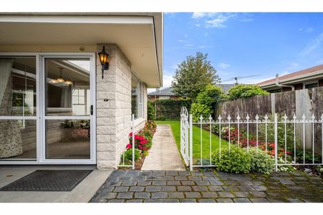 Photo of property in 2/9 Nortons Road, Avonhead, Christchurch, 8042