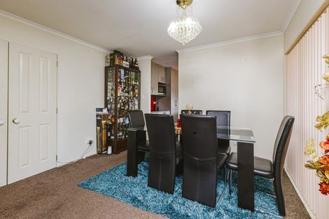 Photo of property in 17 Reyland Close, Weymouth, Auckland, 2103