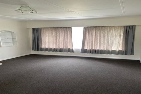 Photo of property in 5 Oxford Street, Tawa, Wellington, 5028