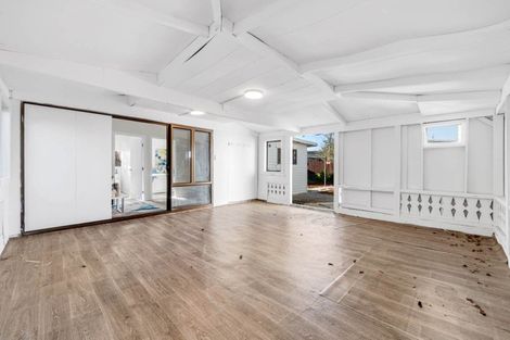 Photo of property in 4 Burlington Place, Manurewa, Auckland, 2102