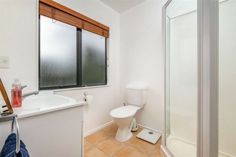 Photo of property in 3/42 Fields Parade, Oteha, Auckland, 0632