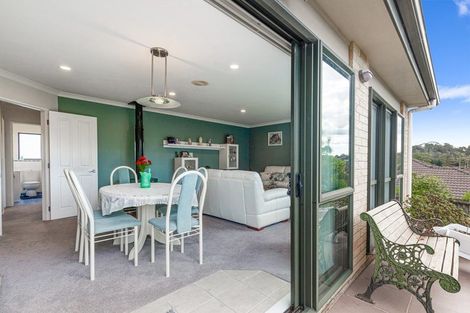 Photo of property in 4 Toledo Avenue, Henderson, Auckland, 0612