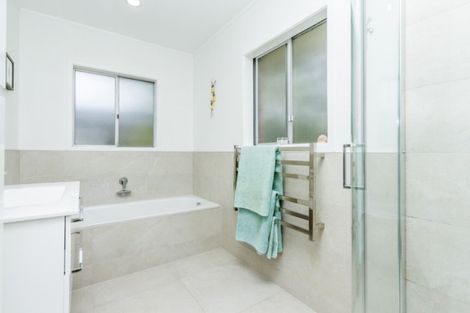 Photo of property in 4 Nereus Place, Mairangi Bay, Auckland, 0630