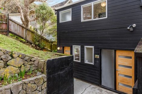 Photo of property in 1/12 Kenef Road, Paremata, Porirua, 5024