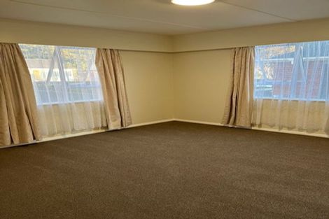 Photo of property in 92 Wilkie Crescent, Naenae, Lower Hutt, 5011