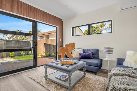 Photo of property in 2b Mayflower Close, Mangere East, Auckland, 2024