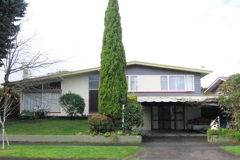 Photo of property in 11 Mokau Place, Terrace End, Palmerston North, 4410