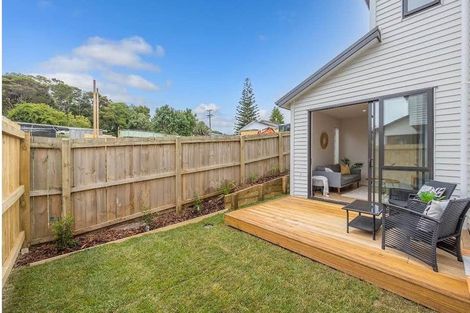 Photo of property in 4c Halberg Street, Glenfield, Auckland, 0629