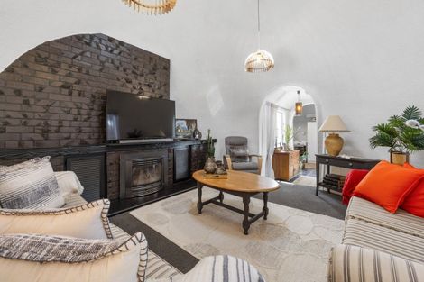 Photo of property in 17 Chartwell Drive, Eltham, 4322