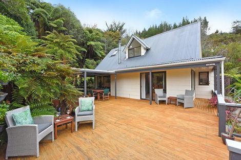 Photo of property in 97 Blue Mountains Road, Pinehaven, Upper Hutt, 5371