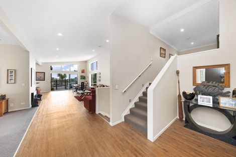 Photo of property in 174 Forest Hill Road, Henderson, Auckland, 0612