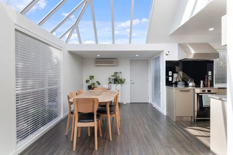 Photo of property in 2/195 Memorial Avenue, Burnside, Christchurch, 8053