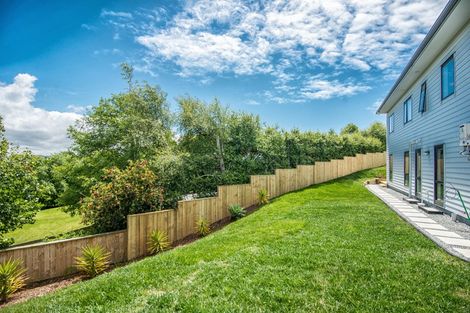 Photo of property in 9 Nerehana Place, Red Beach, 0932