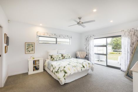 Photo of property in 60 Rodeo Drive, Kelvin Grove, Palmerston North, 4414
