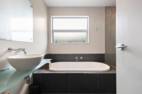 Photo of property in 6 Morning Star Terrace, Arthurs Point, Queenstown, 9371