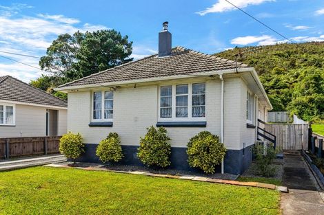 Photo of property in 198 Waddington Drive, Naenae, Lower Hutt, 5011