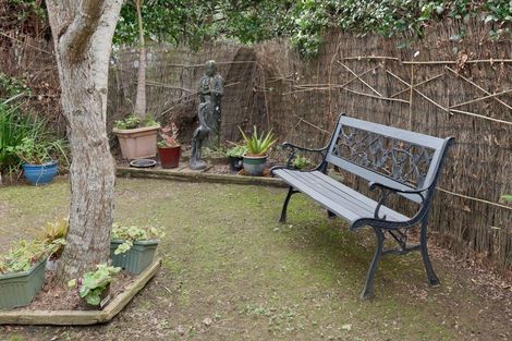 Photo of property in 1/21 Rawhiti Road, Manly, Whangaparaoa, 0930