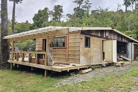 Photo of property in 215 Clifton Road, Kaiata, Greymouth, 7805