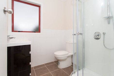 Photo of property in 1/594 East Coast Road, Pinehill, Auckland, 0630