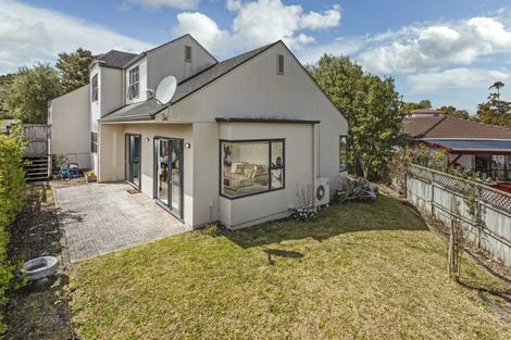 Photo of property in 6a Tobago Place, Sunnynook, Auckland, 0620