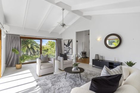 Photo of property in 55 Seaton Road, Murrays Bay, Auckland, 0630