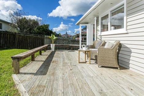 Photo of property in 2/13 Manuka Road, Bayview, Auckland, 0629