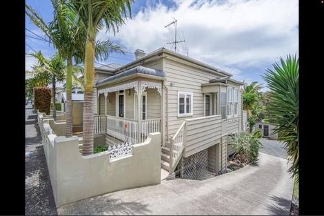 Photo of property in 96 Calliope Road, Stanley Point, Auckland, 0624