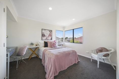 Photo of property in 1 Fencotie Place, Northpark, Auckland, 2013