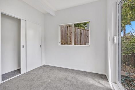 Photo of property in 23a Penguin Drive, Murrays Bay, Auckland, 0630