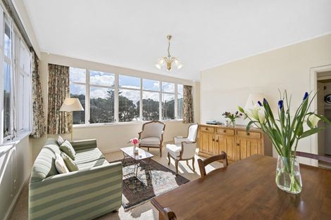 Photo of property in Rona House, 33 Rimu Street, Eastbourne, Lower Hutt, 5013