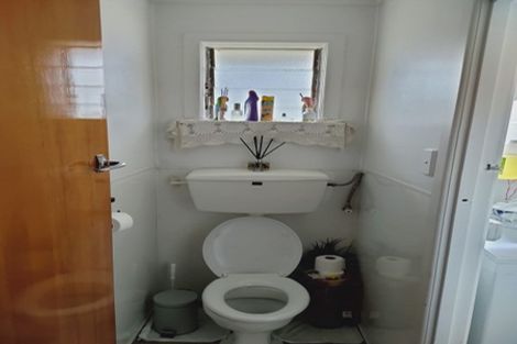 Photo of property in 53 Gloria Avenue, Te Atatu Peninsula, Auckland, 0610