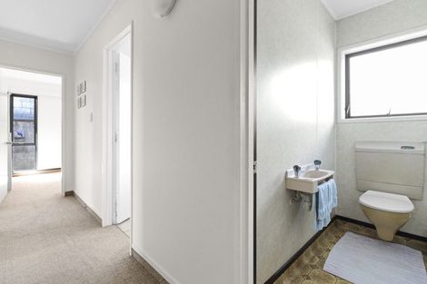 Photo of property in 12 Tamati Place, Merrilands, New Plymouth, 4312