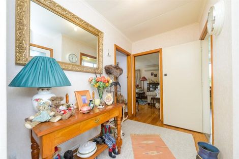 Photo of property in 27 Holland Crescent, Bulls, 4818