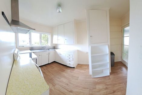 Photo of property in 82 Ocean View Road, Northcote, Auckland, 0627