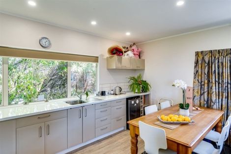 Photo of property in 787 Main North Road, Bay View, Napier, 4182