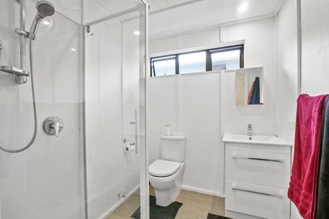 Photo of property in 288e Mangorei Road, Merrilands, New Plymouth, 4312