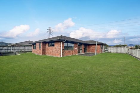 Photo of property in 22 Percy Kinsman Crescent, Riverstone Terraces, Upper Hutt, 5018